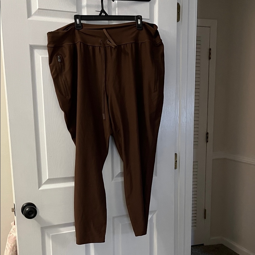 Women’s High Rise Jogger Pant